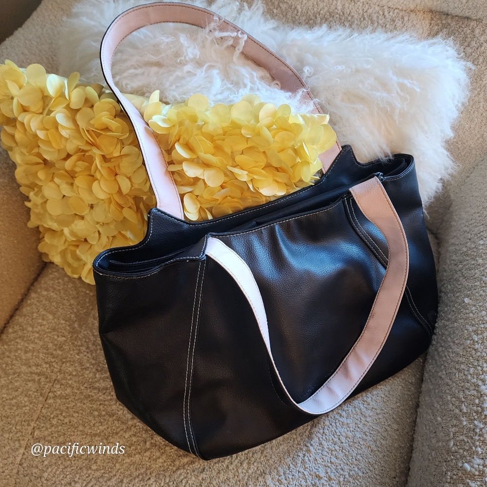 NWOT FAUX LEATHER BLACK & PINK MARY KAY FULL ZIPPER TOP BAG